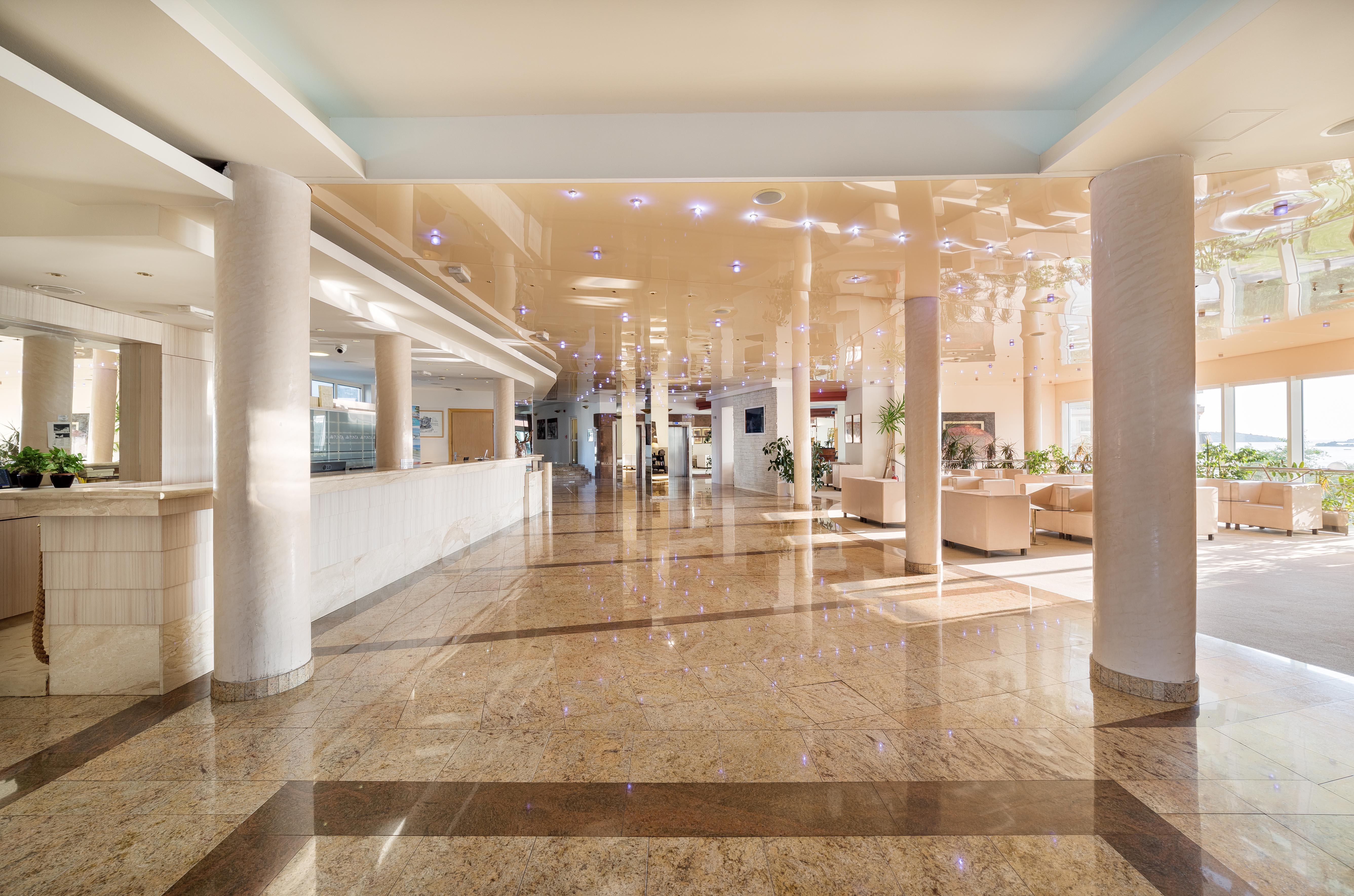 וודיצה Hotel Punta מראה חיצוני תמונה